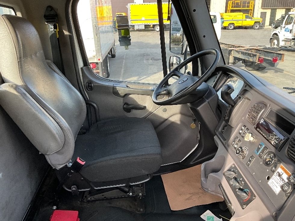 Cab and Chassis Truck-Light and Medium Duty Trucks-Freightliner-2019-M2-Abbotsford-BC-336,747\n\t\tkm-$ 46,000 - Image 17