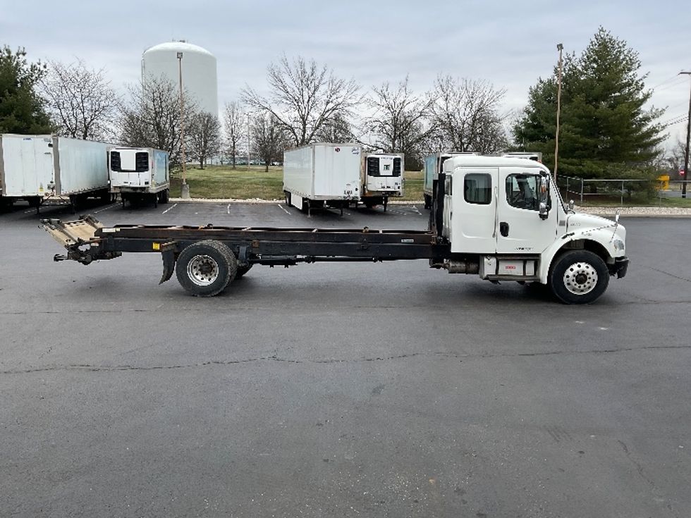 Cab and Chassis Truck-Light and Medium Duty Trucks-Freightliner-2019-M2-Bethlehem-PA-175,053\n\t\tmiles-$ 39,500 - Image 15