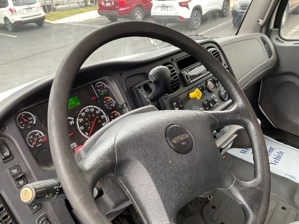 Cab and Chassis Truck-Light and Medium Duty Trucks-Freightliner-2019-M2-Bethlehem-PA-175,053\n\t\tmiles-$ 39,500 - Image 17