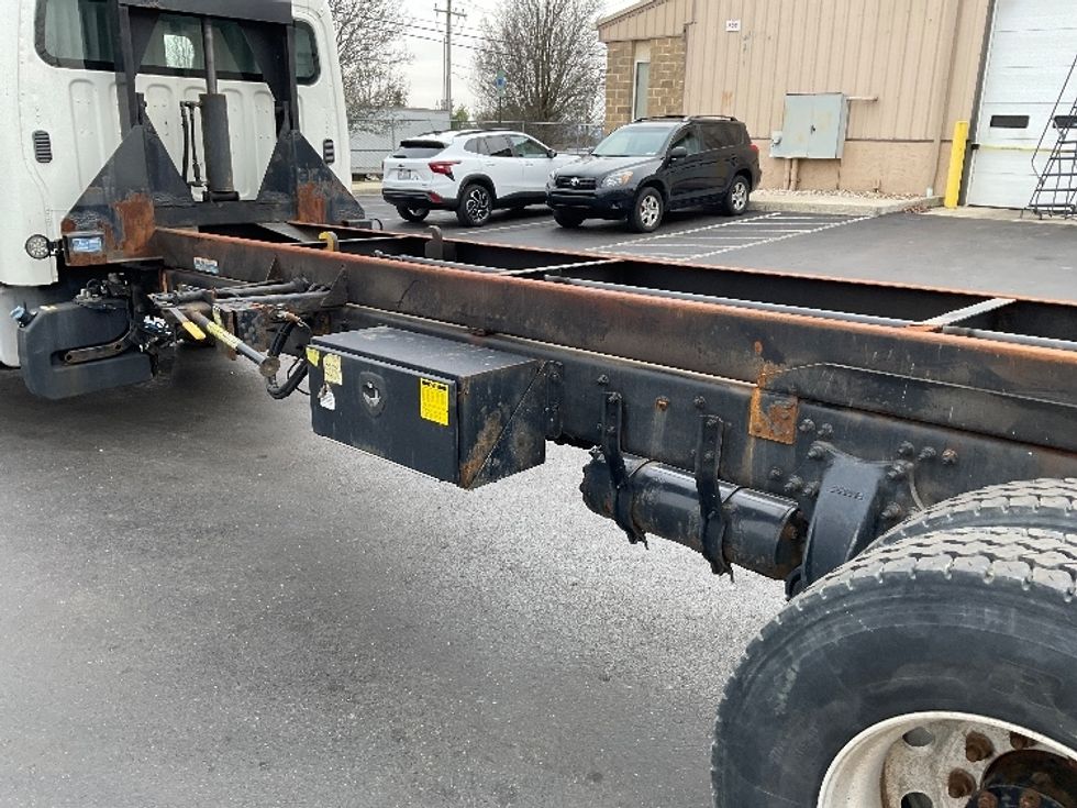 Cab and Chassis Truck-Light and Medium Duty Trucks-Freightliner-2019-M2-Bethlehem-PA-175,053\n\t\tmiles-$ 39,500 - Image 5