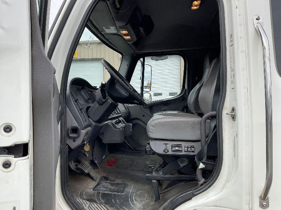Cab and Chassis Truck-Light and Medium Duty Trucks-Freightliner-2019-M2-Bethlehem-PA-181,542\n\t\tmiles-$ 41,250 - Image 16