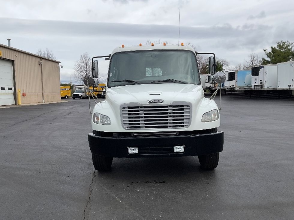 Cab and Chassis Truck-Light and Medium Duty Trucks-Freightliner-2019-M2-Bethlehem-PA-181,542\n\t\tmiles-$ 41,250 - Image 2