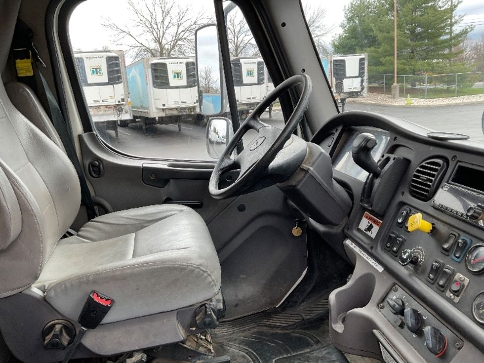 Cab and Chassis Truck-Light and Medium Duty Trucks-Freightliner-2019-M2-Bethlehem-PA-181,542\n\t\tmiles-$ 41,250 - Image 22