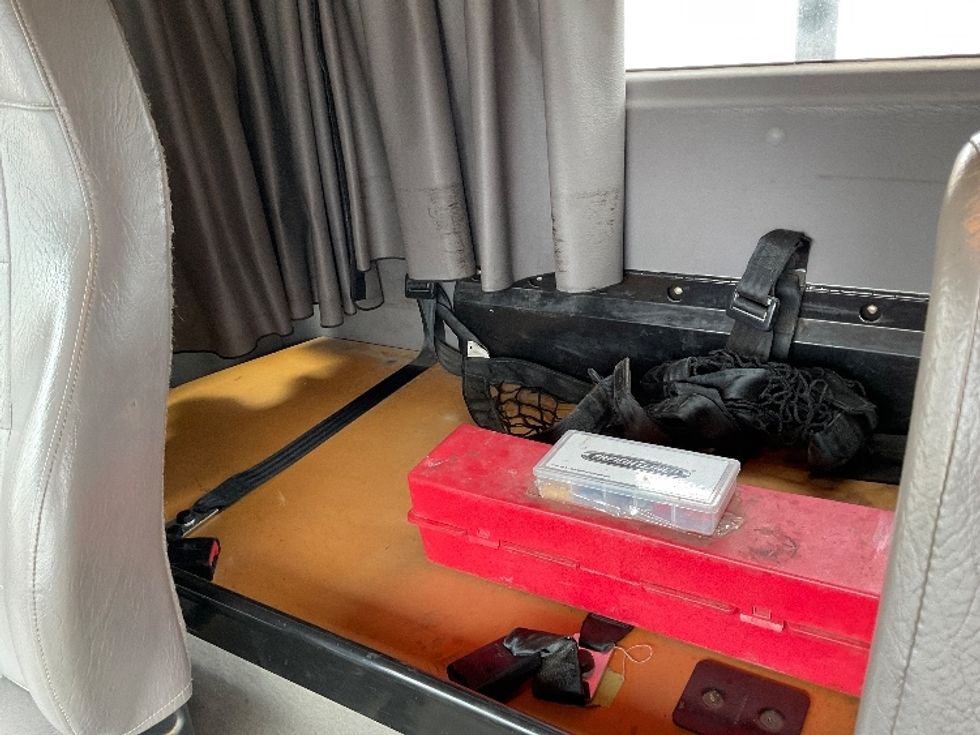 Cab and Chassis Truck-Light and Medium Duty Trucks-Freightliner-2019-M2-Bethlehem-PA-181,542\n\t\tmiles-$ 41,250 - Image 25