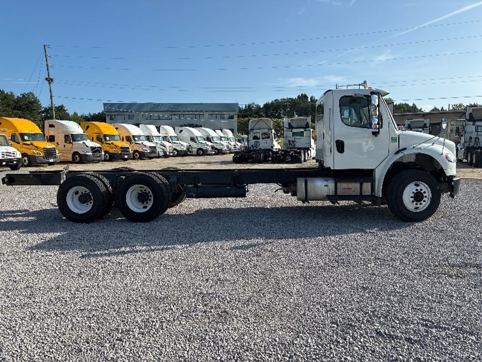 Cab and Chassis Truck-Light and Medium Duty Trucks-Freightliner-2019-M2-Birmingham-AL-311,655\n\t\tmiles-$ 32,500 - Image 10