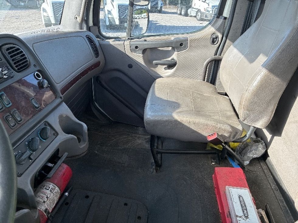 Cab and Chassis Truck-Light and Medium Duty Trucks-Freightliner-2019-M2-Birmingham-AL-311,655\n\t\tmiles-$ 32,500 - Image 14