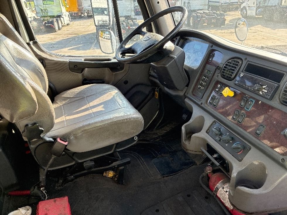 Cab and Chassis Truck-Light and Medium Duty Trucks-Freightliner-2019-M2-Birmingham-AL-311,655\n\t\tmiles-$ 32,500 - Image 17