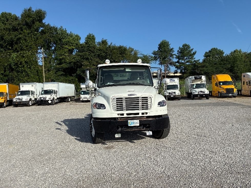 Cab and Chassis Truck-Light and Medium Duty Trucks-Freightliner-2019-M2-Birmingham-AL-311,655\n\t\tmiles-$ 32,500 - Image 2
