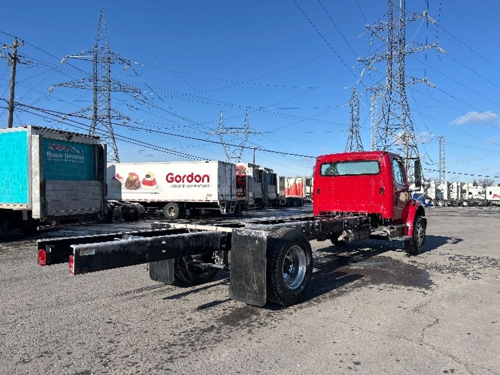 Cab and Chassis Truck-Light and Medium Duty Trucks-Freightliner-2019-M2-Boucherville-PQ-260,000\n\t\tkm-$ 44,250 - Image 11