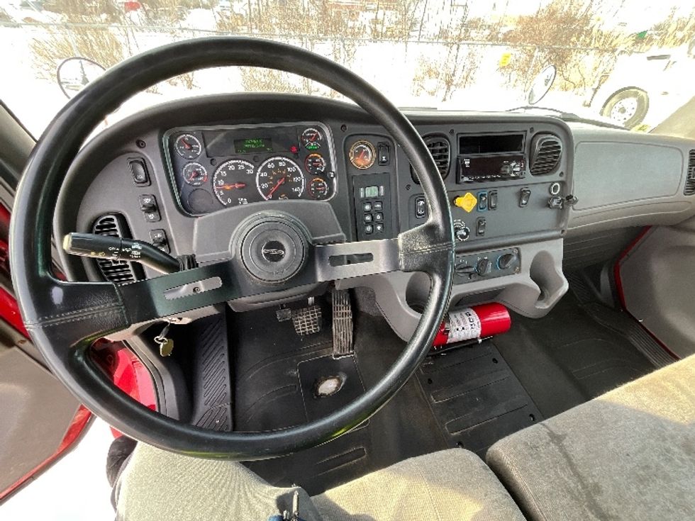 Cab and Chassis Truck-Light and Medium Duty Trucks-Freightliner-2019-M2-Boucherville-PQ-260,000\n\t\tkm-$ 44,250 - Image 16