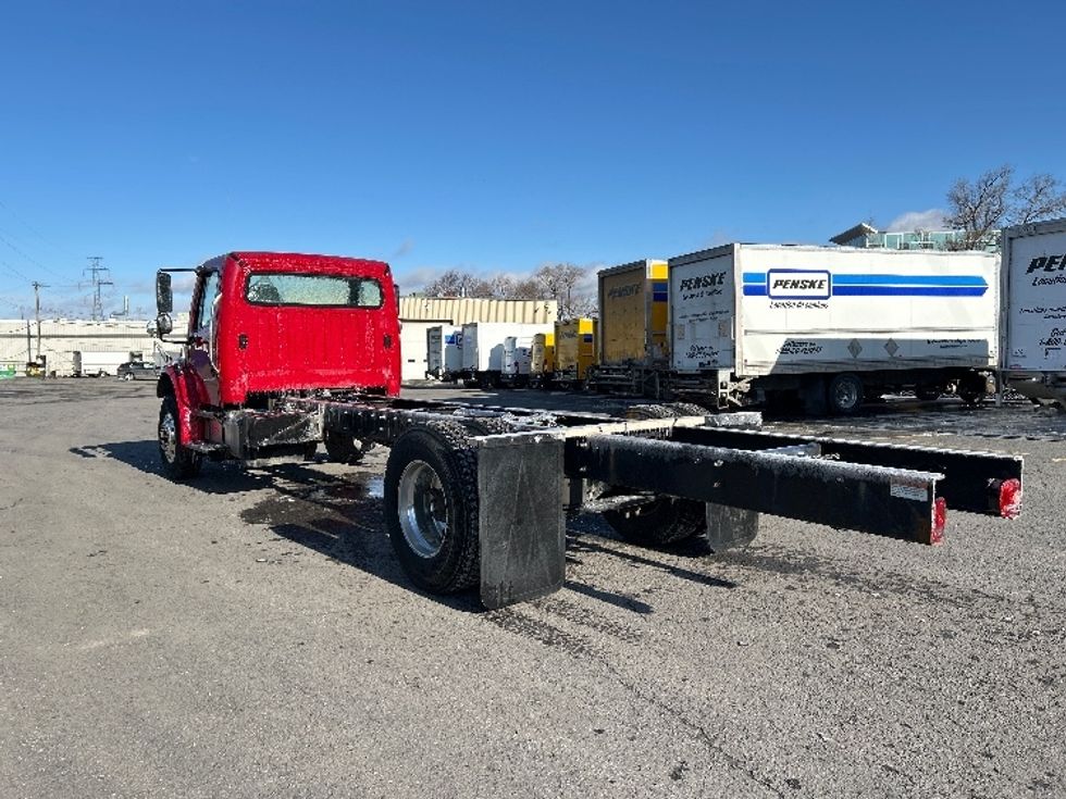 Cab and Chassis Truck-Light and Medium Duty Trucks-Freightliner-2019-M2-Boucherville-PQ-260,000\n\t\tkm-$ 44,250 - Image 6
