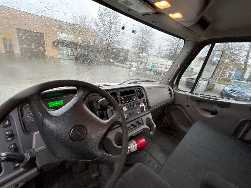 Cab and Chassis Truck-Light and Medium Duty Trucks-Freightliner-2019-M2-Delta-BC-315,300\n\t\tkm-$ 48,250 - Image 12
