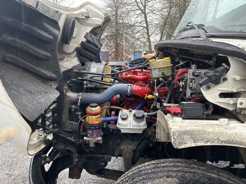 Cab and Chassis Truck-Light and Medium Duty Trucks-Freightliner-2019-M2-Delta-BC-315,300\n\t\tkm-$ 48,250 - Image 19