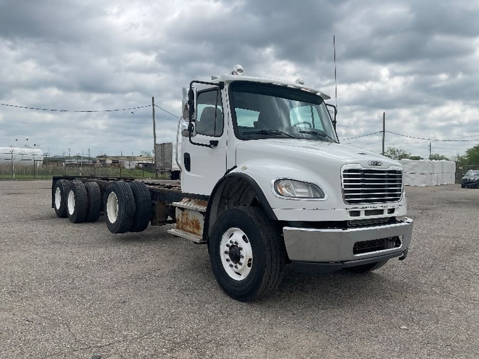 Cab and Chassis Truck-Light and Medium Duty Trucks-Freightliner-2019-M2-Flint-MI-391,304\n\t\tmiles-$ 34,250 - Image 1