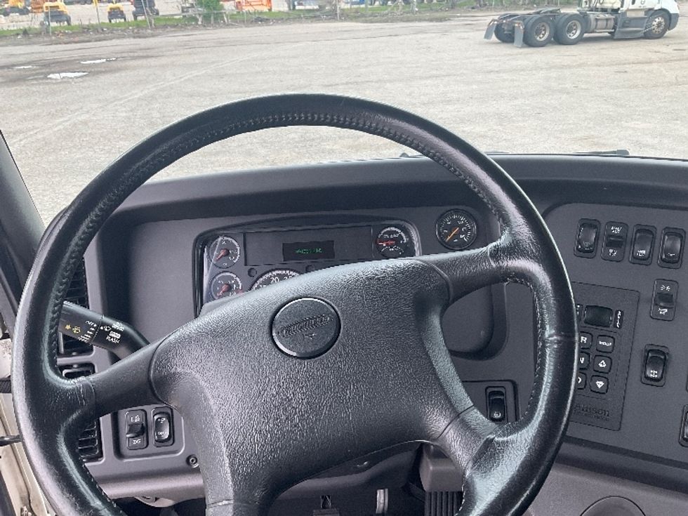 Cab and Chassis Truck-Light and Medium Duty Trucks-Freightliner-2019-M2-Flint-MI-391,304\n\t\tmiles-$ 34,250 - Image 14