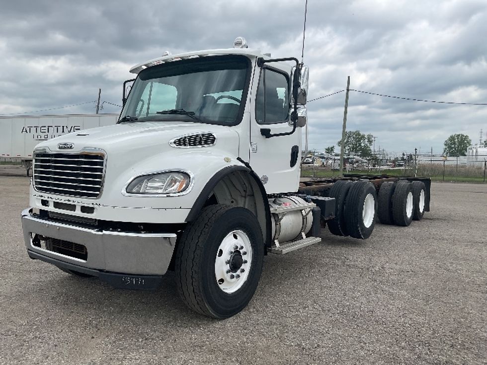 Cab and Chassis Truck-Light and Medium Duty Trucks-Freightliner-2019-M2-Flint-MI-391,304\n\t\tmiles-$ 34,250 - Image 3