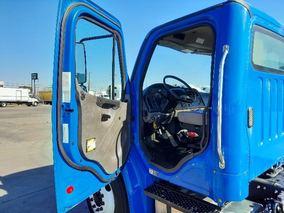 Cab and Chassis Truck-Light and Medium Duty Trucks-Freightliner-2019-M2-Fort Worth-TX-132,373\n\t\tmiles-$ 47,500 - Image 16