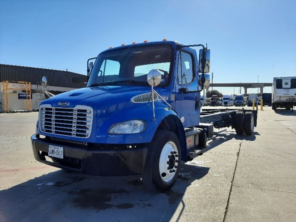 Cab and Chassis Truck-Light and Medium Duty Trucks-Freightliner-2019-M2-Fort Worth-TX-132,373\n\t\tmiles-$ 47,500 - Image 3