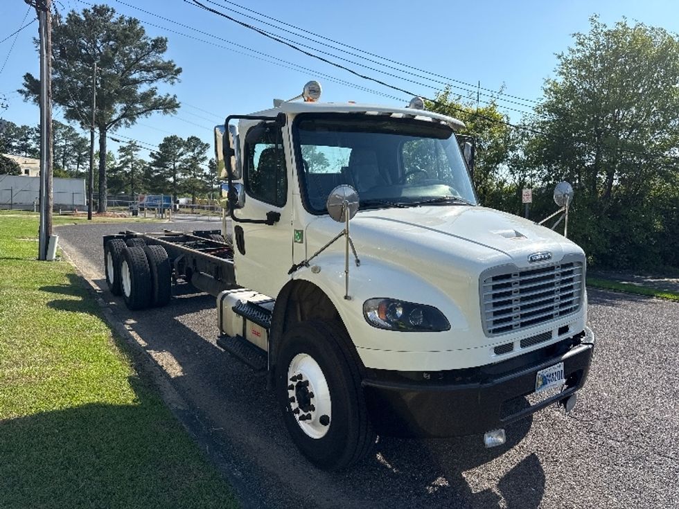 Cab and Chassis Truck-Light and Medium Duty Trucks-Freightliner-2019-M2-Homewood-AL-345,470\n\t\tmiles-$ 19,250 - Image 1