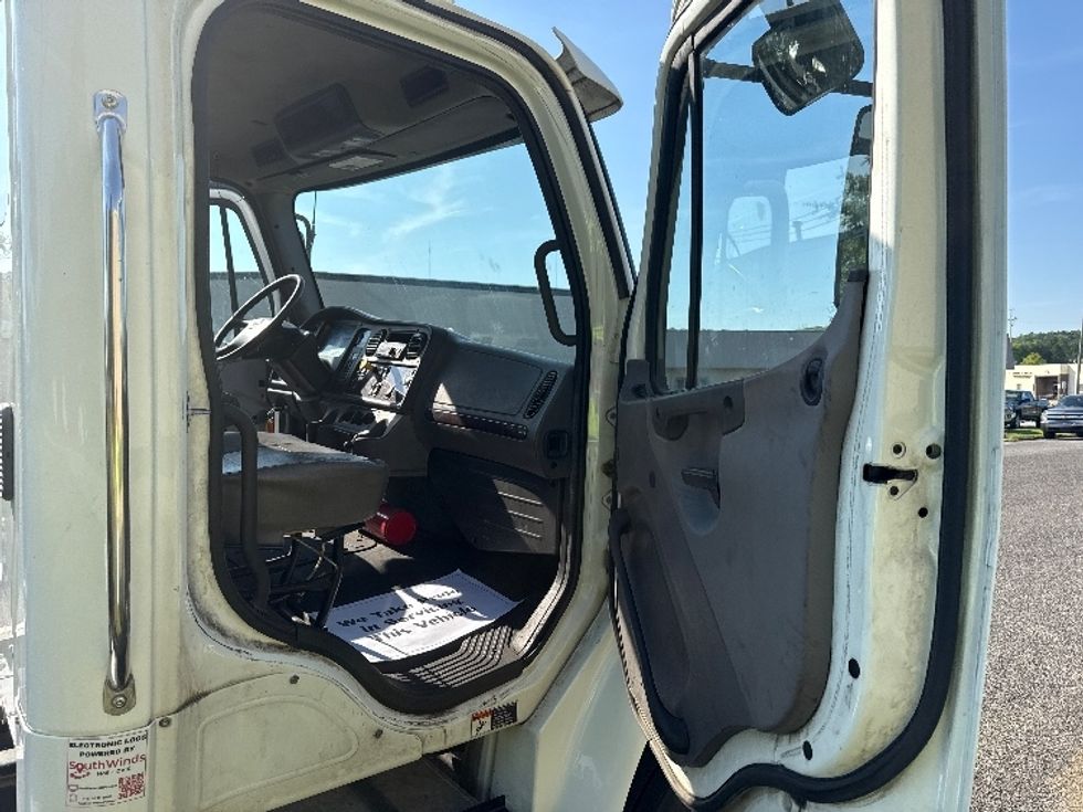Cab and Chassis Truck-Light and Medium Duty Trucks-Freightliner-2019-M2-Homewood-AL-345,470\n\t\tmiles-$ 19,250 - Image 16