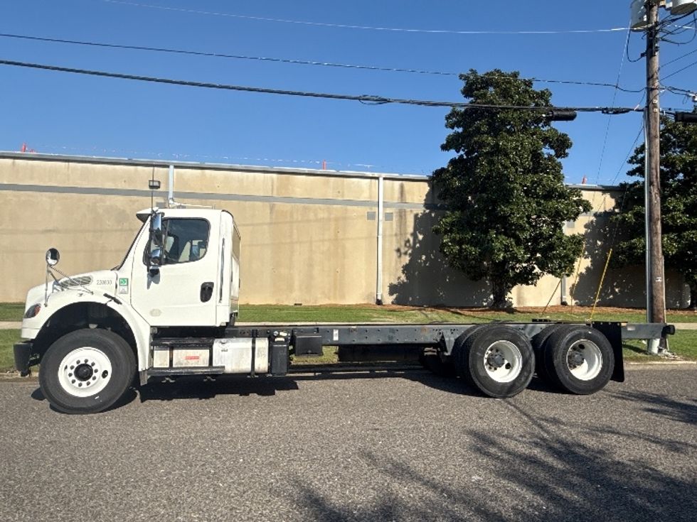 Cab and Chassis Truck-Light and Medium Duty Trucks-Freightliner-2019-M2-Homewood-AL-345,470\n\t\tmiles-$ 19,250 - Image 4