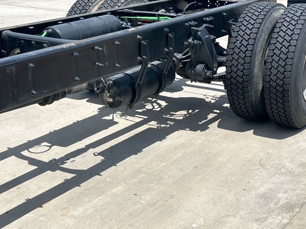 Cab and Chassis Truck-Light and Medium Duty Trucks-Freightliner-2019-M2-Houston-TX-127,558\n\t\tmiles-$ 42,750 - Image 5