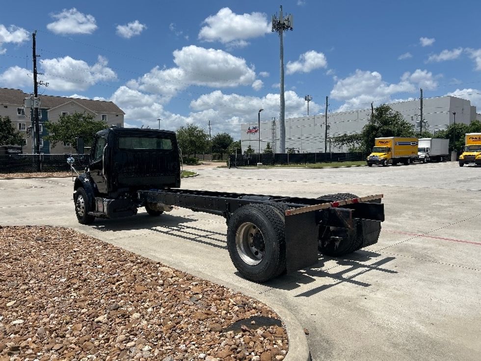 Cab and Chassis Truck-Light and Medium Duty Trucks-Freightliner-2019-M2-Houston-TX-127,558\n\t\tmiles-$ 42,750 - Image 6