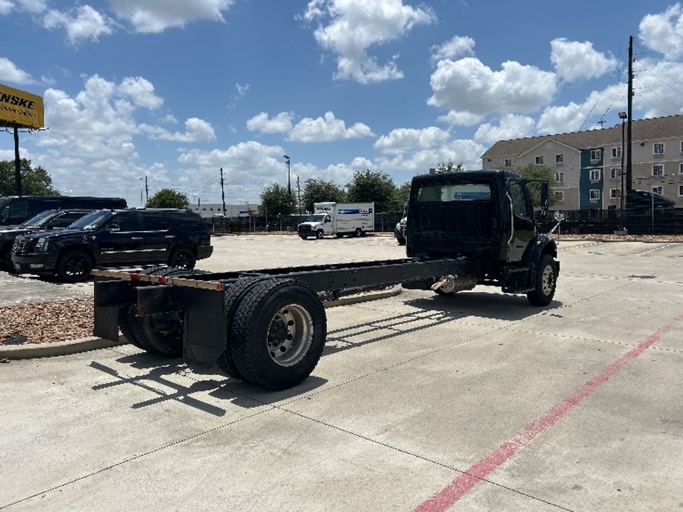 Cab and Chassis Truck-Light and Medium Duty Trucks-Freightliner-2019-M2-Houston-TX-127,558\n\t\tmiles-$ 42,750 - Image 8