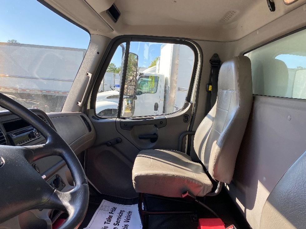 Cab and Chassis Truck-Light and Medium Duty Trucks-Freightliner-2019-M2-Ladson-SC-29,577\n\t\tmiles-$ 54,250 - Image 15