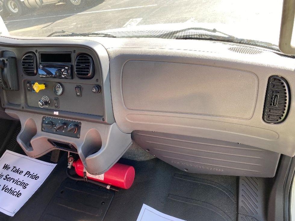 Cab and Chassis Truck-Light and Medium Duty Trucks-Freightliner-2019-M2-Ladson-SC-29,577\n\t\tmiles-$ 54,250 - Image 17