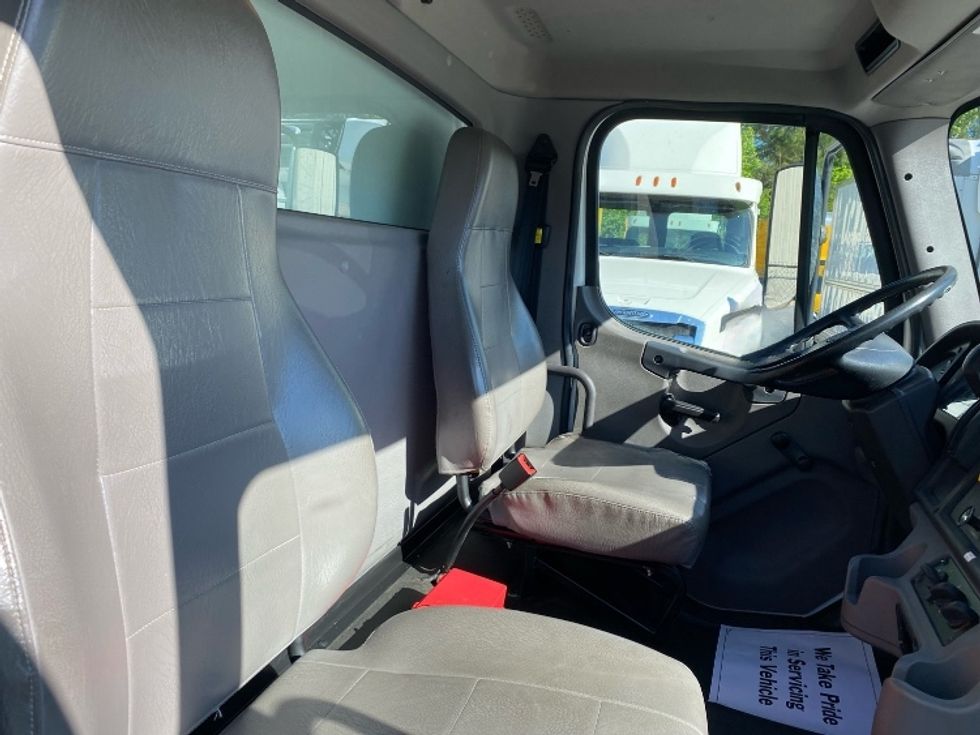 Cab and Chassis Truck-Light and Medium Duty Trucks-Freightliner-2019-M2-Ladson-SC-29,577\n\t\tmiles-$ 54,250 - Image 20