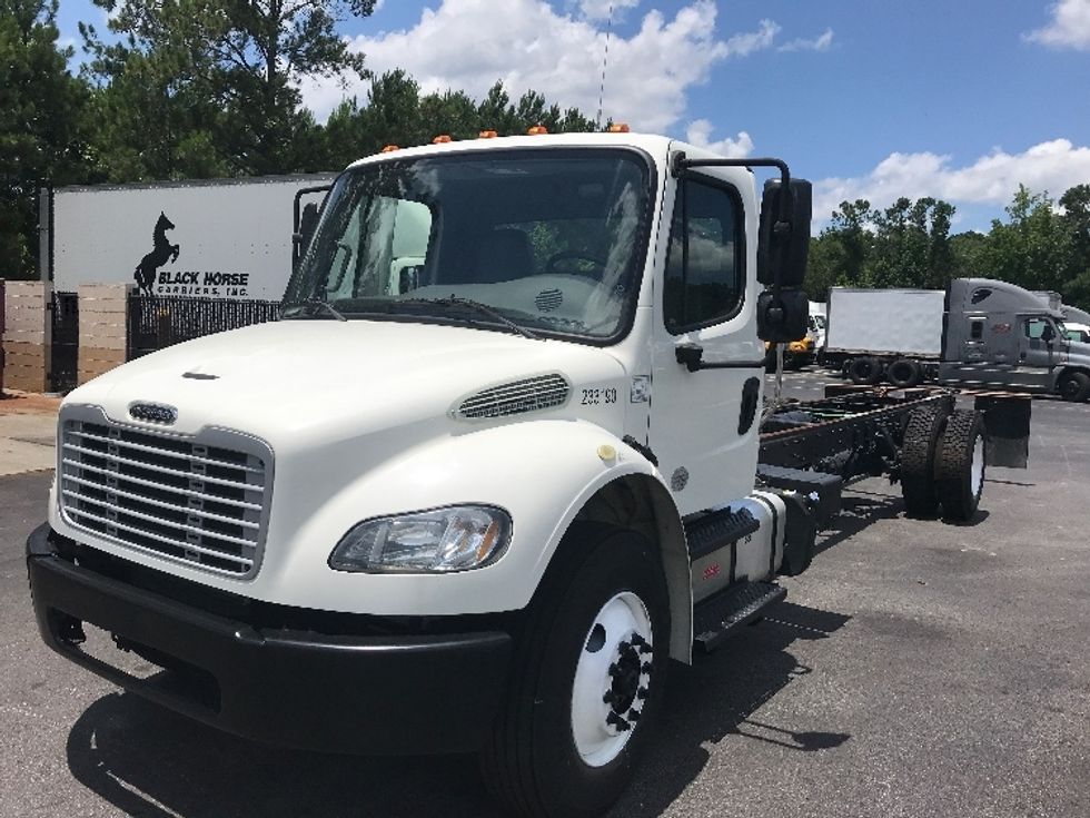 Cab and Chassis Truck-Light and Medium Duty Trucks-Freightliner-2019-M2-Ladson-SC-29,577\n\t\tmiles-$ 54,250 - Image 3