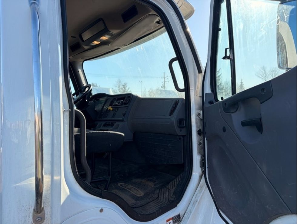 Cab and Chassis Truck-Light and Medium Duty Trucks-Freightliner-2019-M2-Londonderry-NH-154,460\n\t\tmiles-$ 37,000 - Image 12