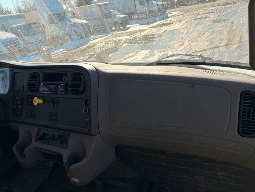 Cab and Chassis Truck-Light and Medium Duty Trucks-Freightliner-2019-M2-Londonderry-NH-154,460\n\t\tmiles-$ 37,000 - Image 13