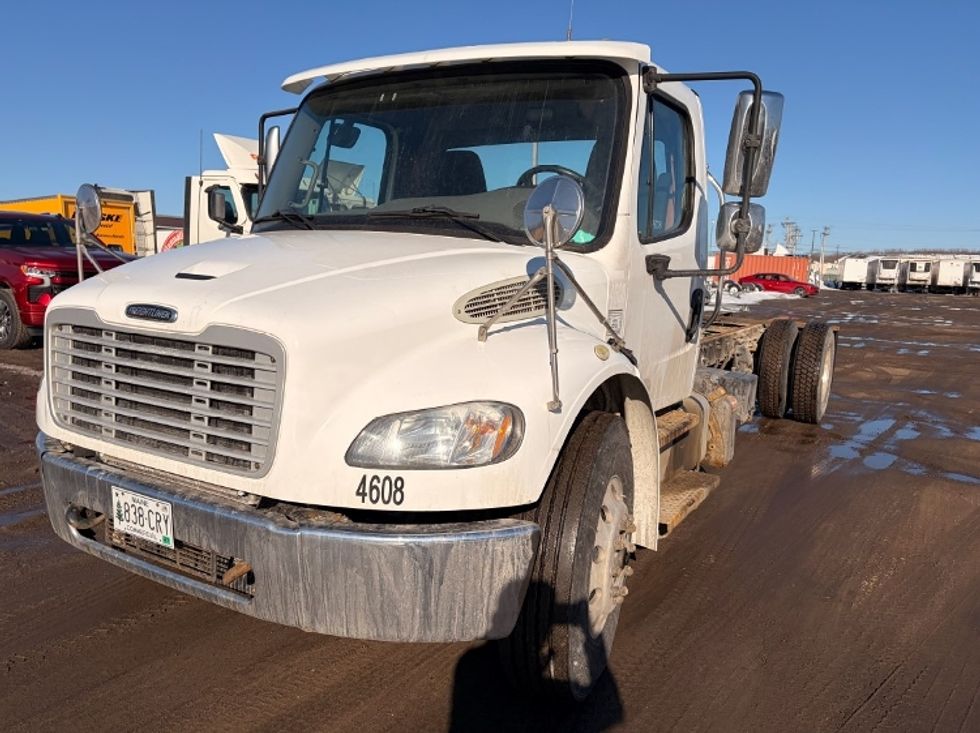 Cab and Chassis Truck-Light and Medium Duty Trucks-Freightliner-2019-M2-Londonderry-NH-154,460\n\t\tmiles-$ 37,000 - Image 2