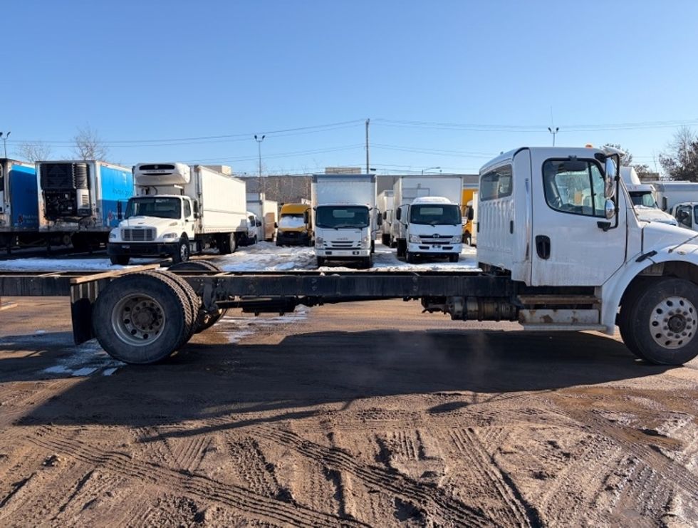 Cab and Chassis Truck-Light and Medium Duty Trucks-Freightliner-2019-M2-Londonderry-NH-154,460\n\t\tmiles-$ 37,000 - Image 7