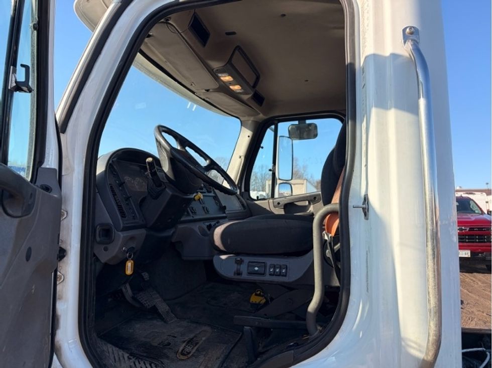 Cab and Chassis Truck-Light and Medium Duty Trucks-Freightliner-2019-M2-Londonderry-NH-154,460\n\t\tmiles-$ 37,000 - Image 8