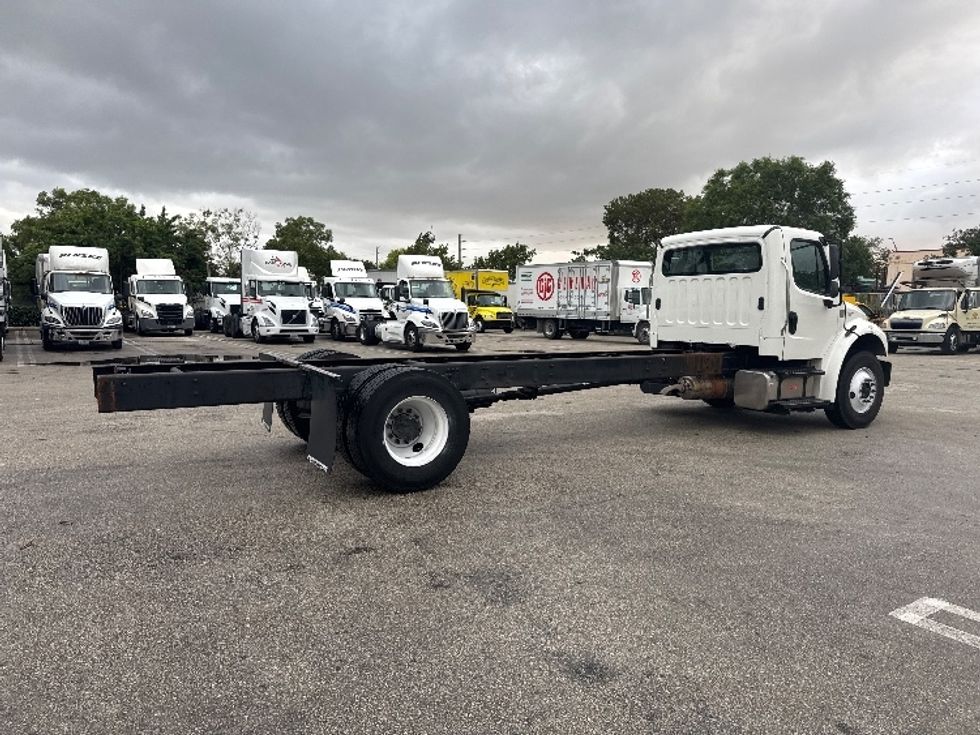 Cab and Chassis Truck-Light and Medium Duty Trucks-Freightliner-2019-M2-Medley-FL-260,108\n\t\tmiles-$ 21,250 - Image 11