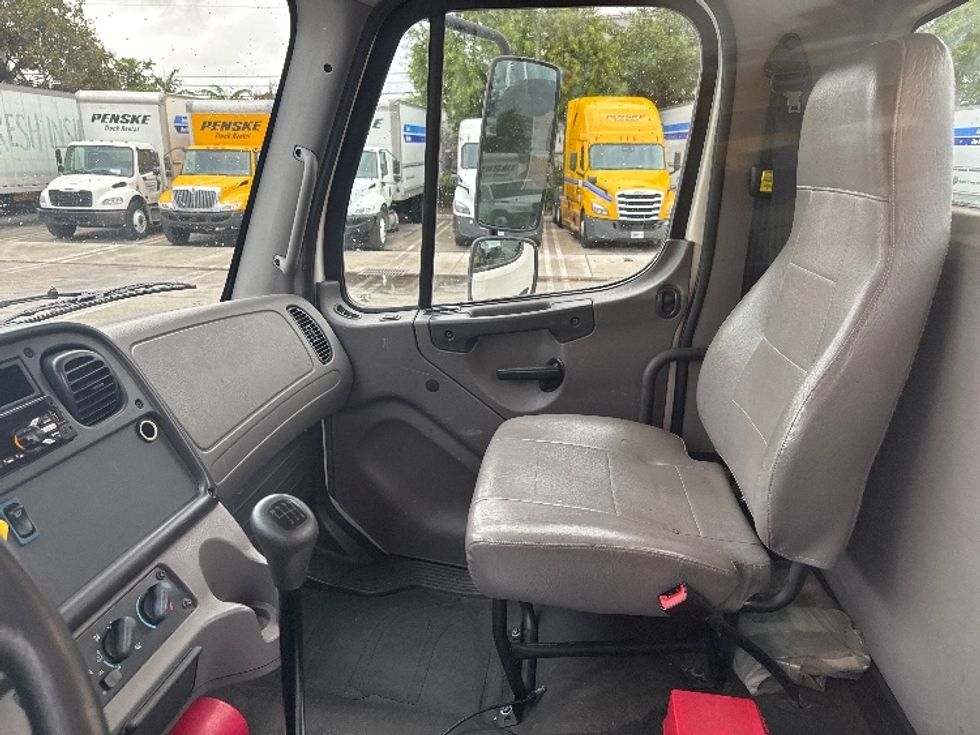 Cab and Chassis Truck-Light and Medium Duty Trucks-Freightliner-2019-M2-Medley-FL-260,108\n\t\tmiles-$ 21,250 - Image 17