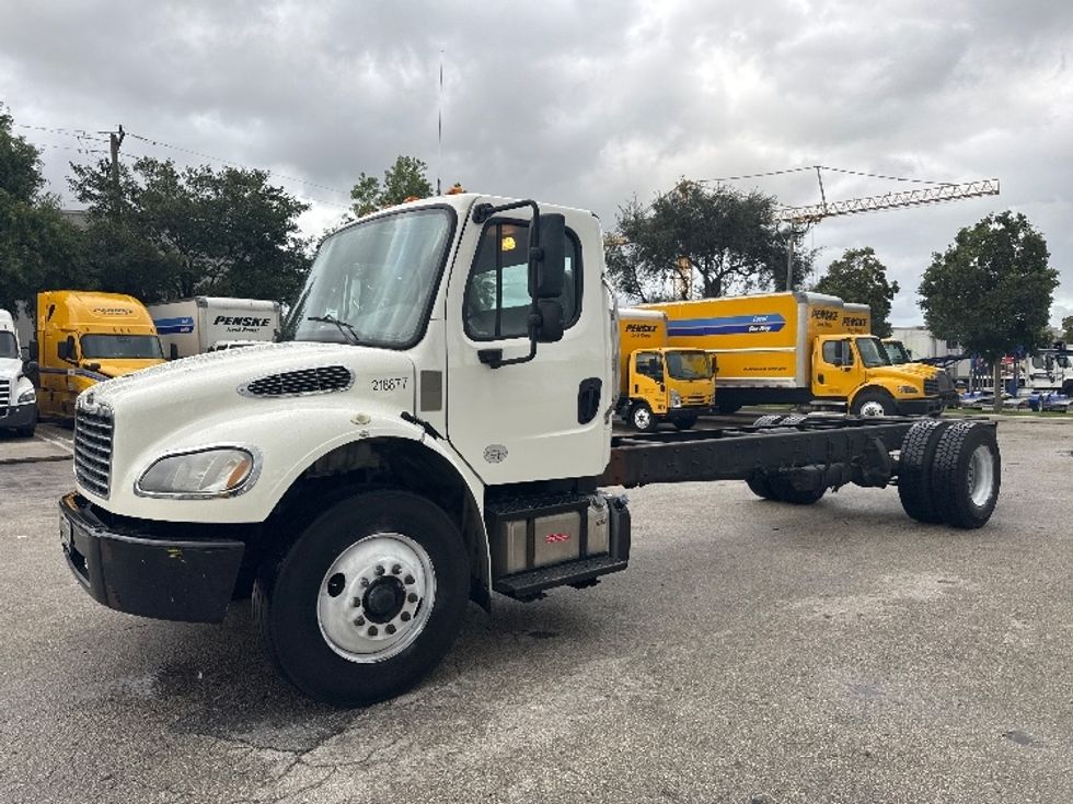 Cab and Chassis Truck-Light and Medium Duty Trucks-Freightliner-2019-M2-Medley-FL-260,108\n\t\tmiles-$ 21,250 - Image 3