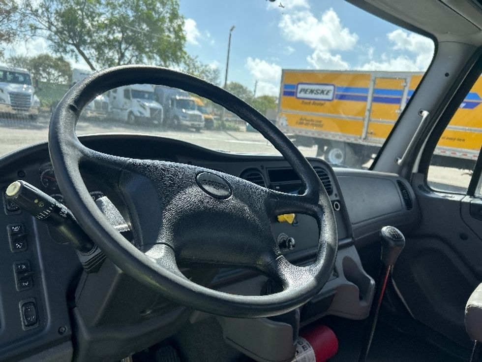 Cab and Chassis Truck-Light and Medium Duty Trucks-Freightliner-2019-M2-Medley-FL-260,800\n\t\tmiles-$ 20,750 - Image 13