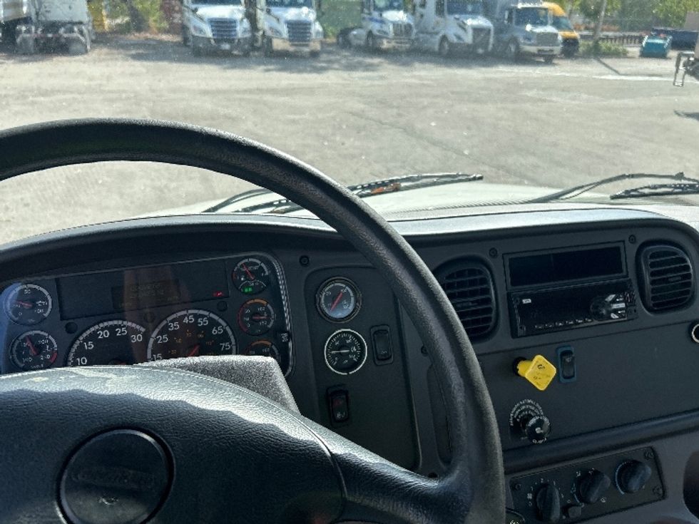 Cab and Chassis Truck-Light and Medium Duty Trucks-Freightliner-2019-M2-Medley-FL-260,800\n\t\tmiles-$ 20,750 - Image 14