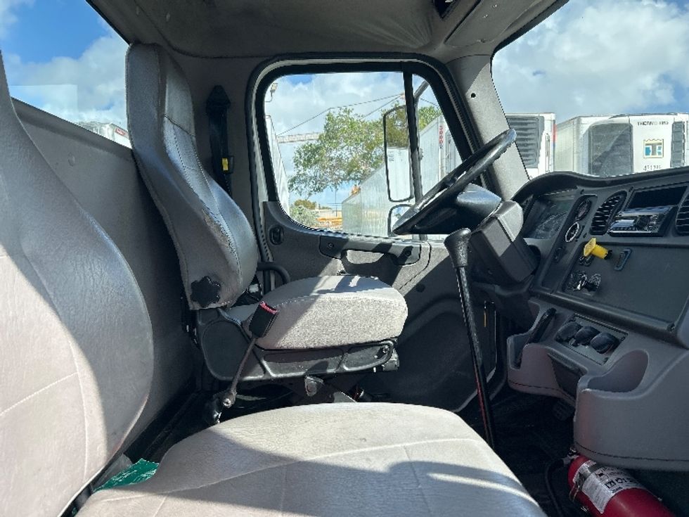Cab and Chassis Truck-Light and Medium Duty Trucks-Freightliner-2019-M2-Medley-FL-260,800\n\t\tmiles-$ 20,750 - Image 18