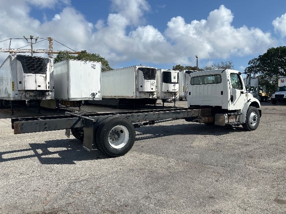 Cab and Chassis Truck-Light and Medium Duty Trucks-Freightliner-2019-M2-Medley-FL-260,800\n\t\tmiles-$ 20,750 - Image 9