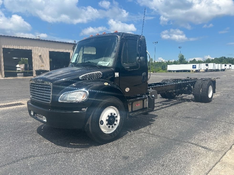 Cab and Chassis Truck-Light and Medium Duty Trucks-Freightliner-2019-M2-Nashville (Mount Juliet)-TN-99,566\n\t\tmiles-$ 47,250 - Image 3
