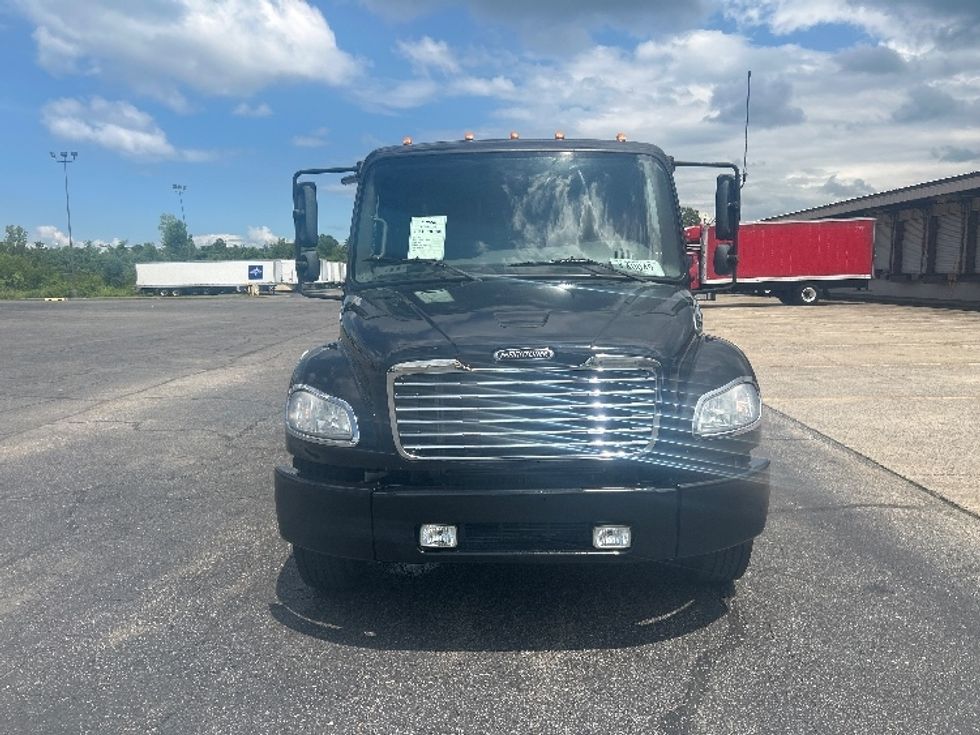 Cab and Chassis Truck-Light and Medium Duty Trucks-Freightliner-2019-M2-Nashville (Mount Juliet)-TN-99,566\n\t\tmiles-$ 47,250 - Image 2