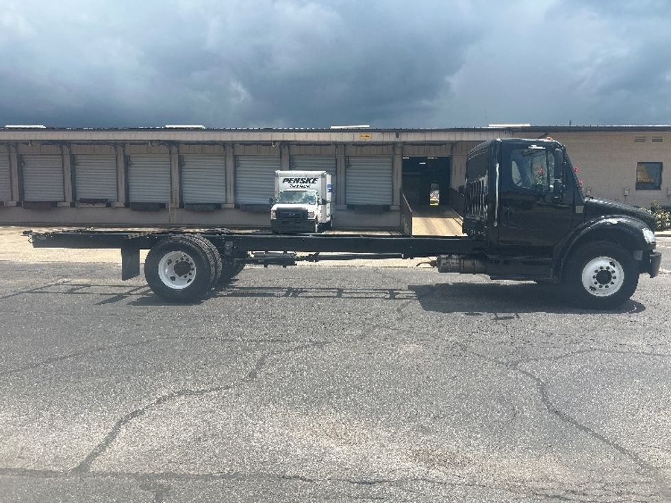 Cab and Chassis Truck-Light and Medium Duty Trucks-Freightliner-2019-M2-Nashville (Mount Juliet)-TN-99,566\n\t\tmiles-$ 47,250 - Image 11
