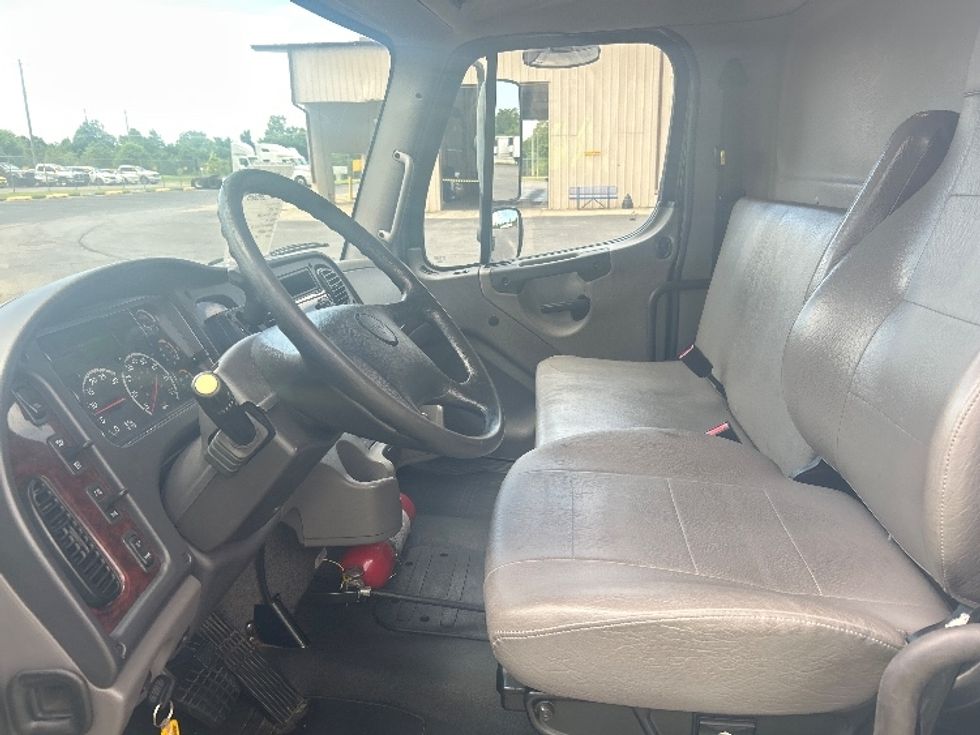 Cab and Chassis Truck-Light and Medium Duty Trucks-Freightliner-2019-M2-Nashville (Mount Juliet)-TN-99,566\n\t\tmiles-$ 47,250 - Image 15