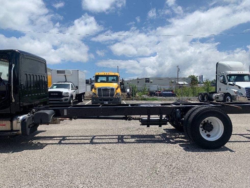 Cab and Chassis Truck-Light and Medium Duty Trucks-Freightliner-2019-M2-Nashville (Mount Juliet)-TN-99,566\n\t\tmiles-$ 47,250 - Image 21