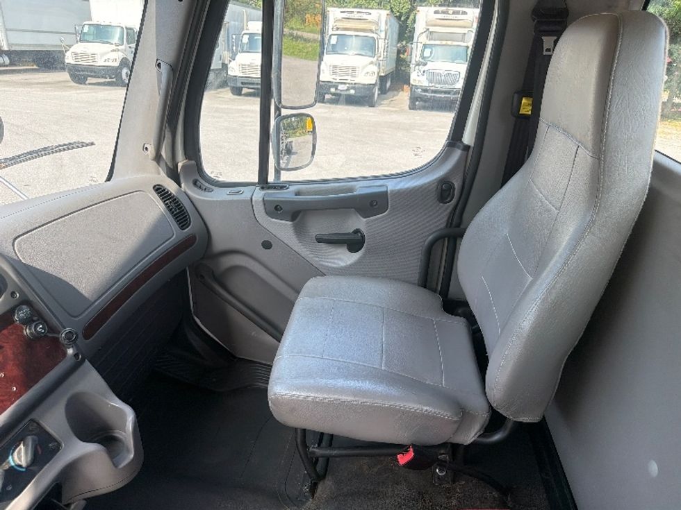 Cab and Chassis Truck-Light and Medium Duty Trucks-Freightliner-2019-M2-Pensacola-FL-278,855\n\t\tmiles-$ 25,000 - Image 19